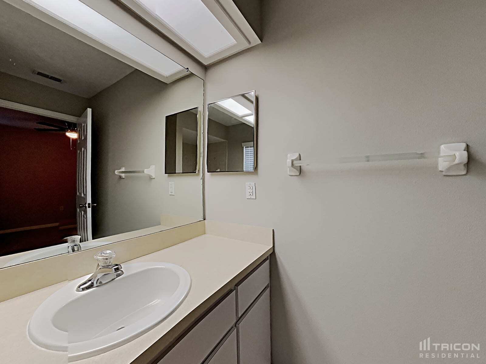 Building Photo - 3233 Ambassador Ave