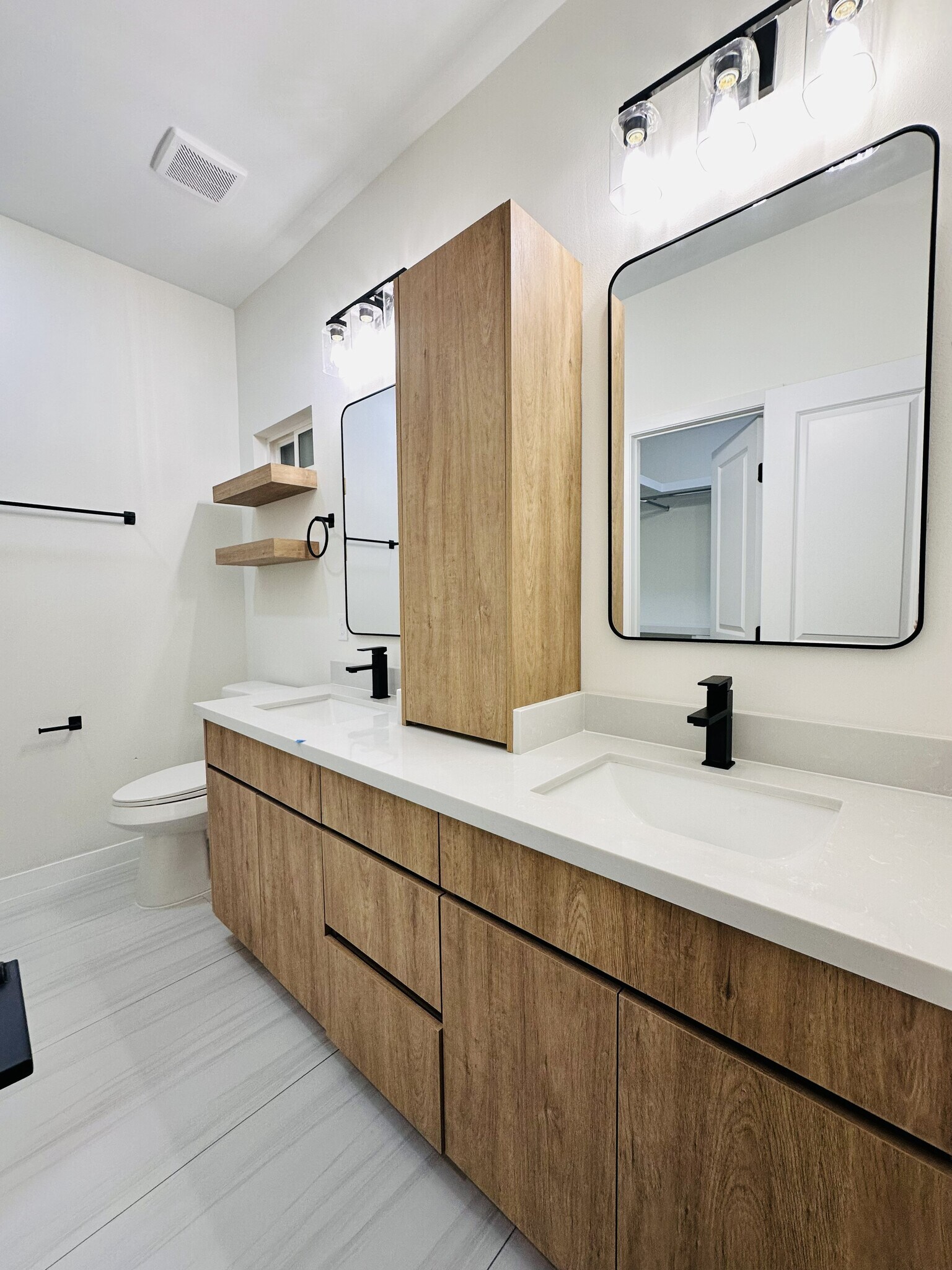 Building Photo - 11313 N 25th St