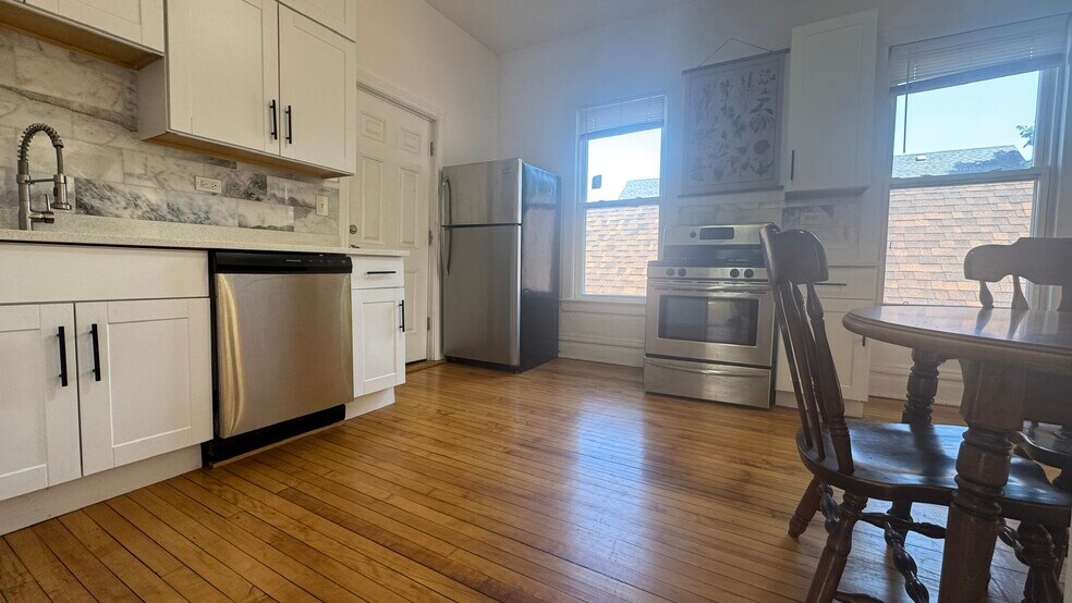 Building Photo - 2049 N Bingham St