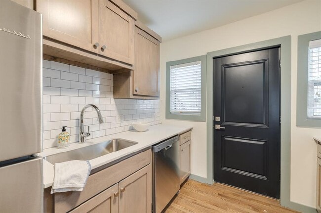 Building Photo - 207 NW 23rd St