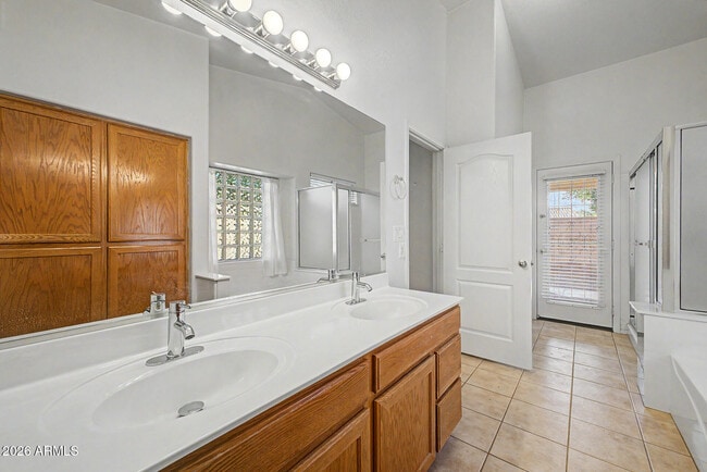 Building Photo - 3626 E Potter Dr