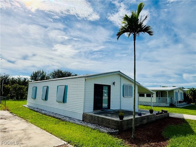 Building Photo - 16091 Siesta Dr