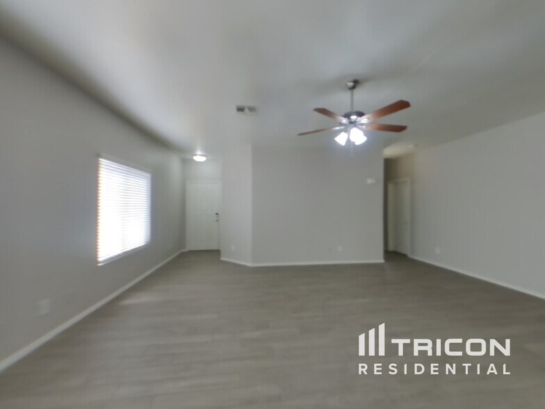 Building Photo - 792 E Horizon Heights Dr