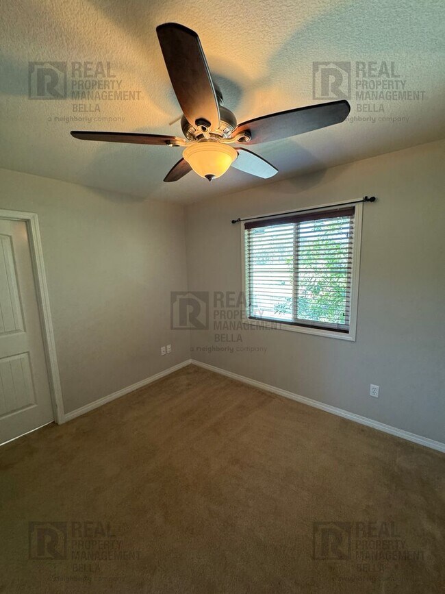 Building Photo - Spacious 4-Bedroom Menifee Home with Downs...