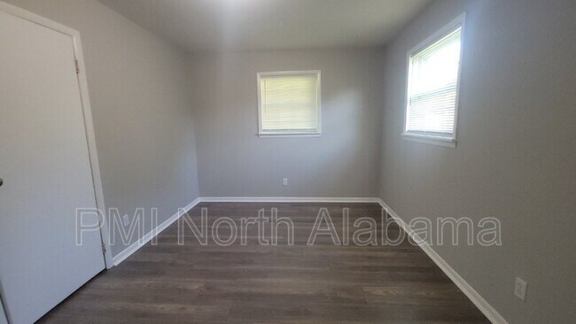 Building Photo - 4006 Foster Ave SW