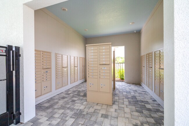 Building Photo - 3281 Vesara Dr