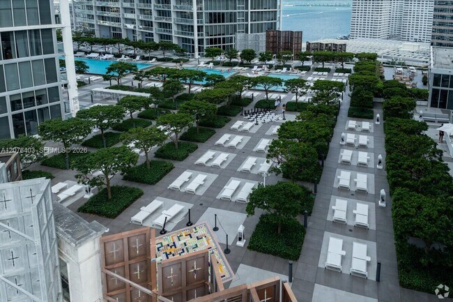 Building Photo - 485 Brickell Ave