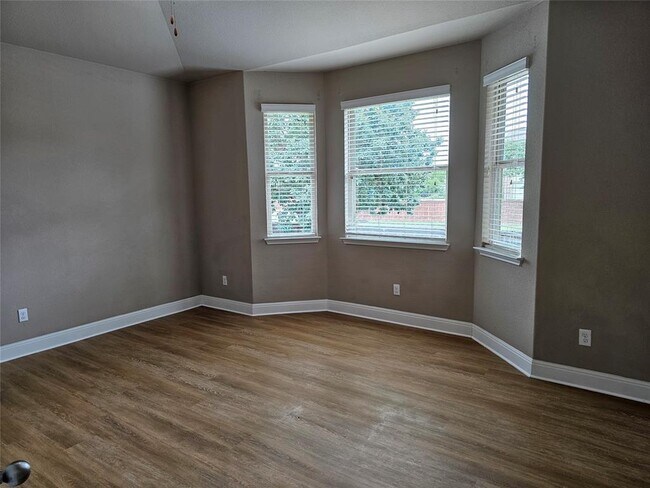Building Photo - 360 Quarry Ln