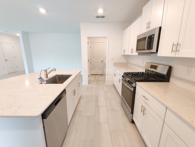 Building Photo - 22279 Storybook Cabin Wy