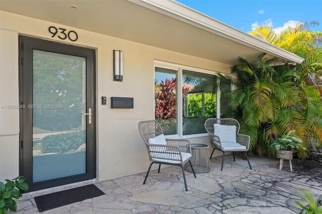 Building Photo - 930 N 11th Ct