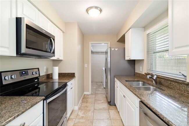 Building Photo - 3520 Aloha Dr