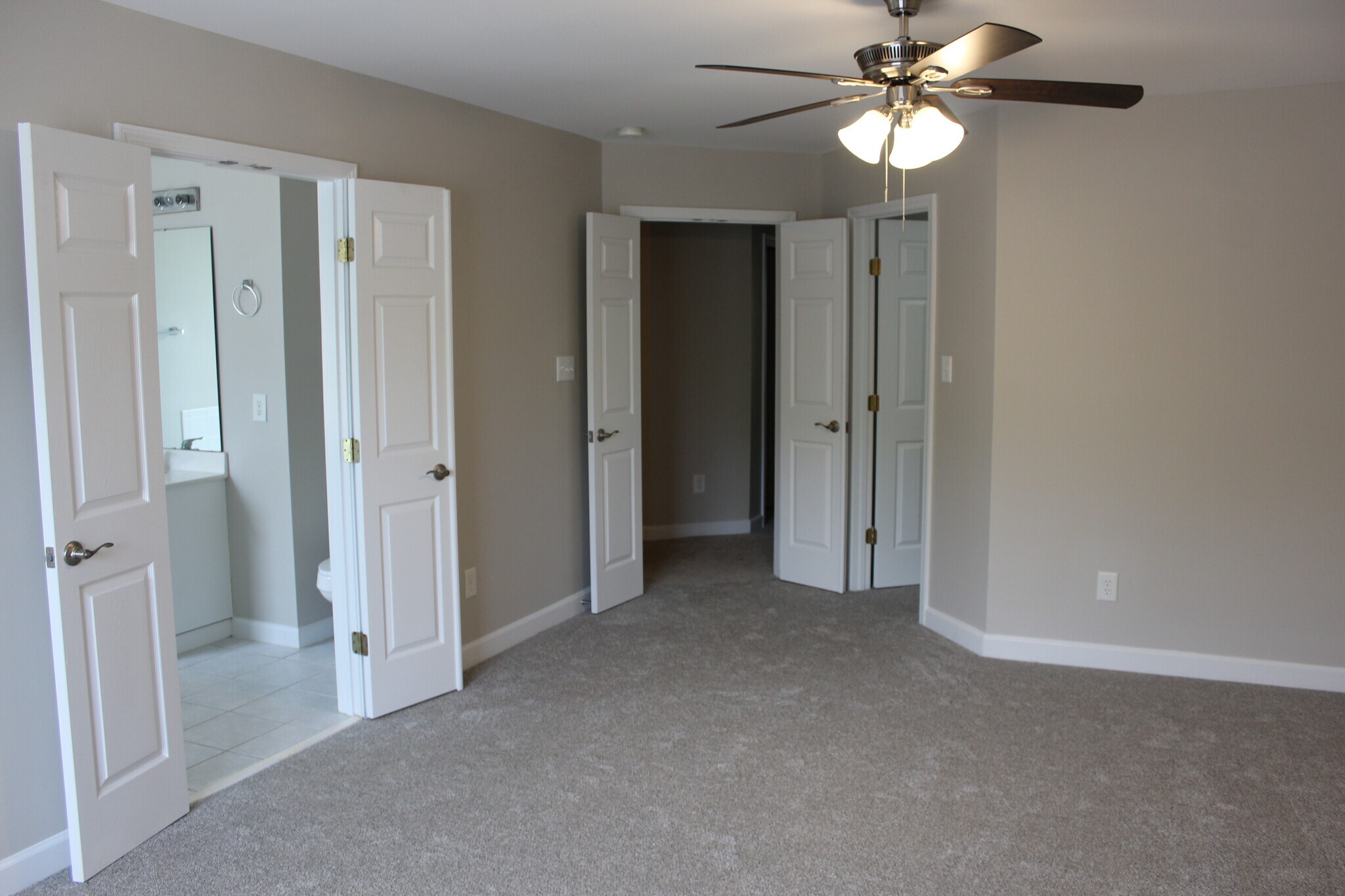 Building Photo - 749 Swan Neck Ln
