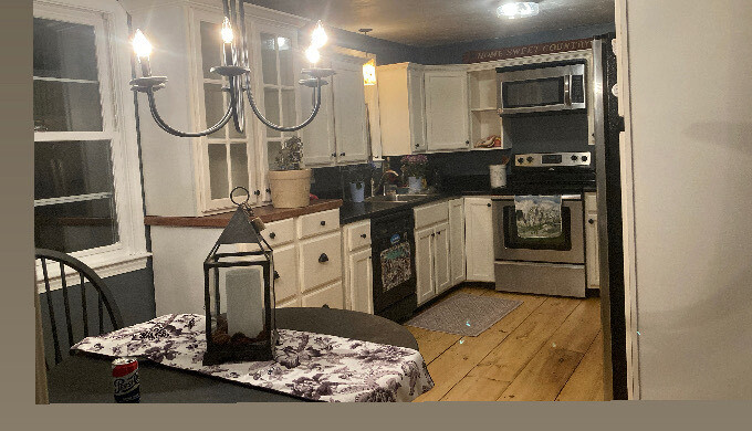 Eat In Kitchen - 7 Avon Dr