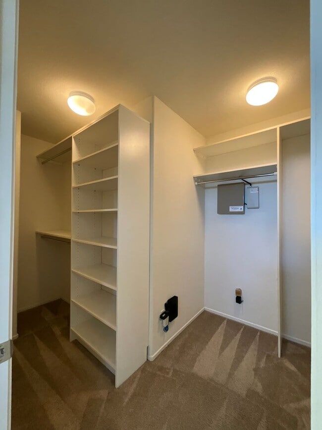 Building Photo - East Palmdale Home