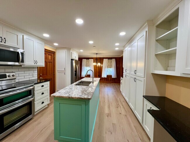 Building Photo - 9532 Harwood Ln
