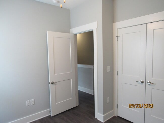 Building Photo - 65 S Sand Palm Rd