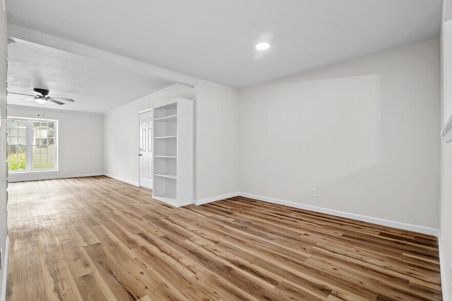 Building Photo - 4426 E 68th St