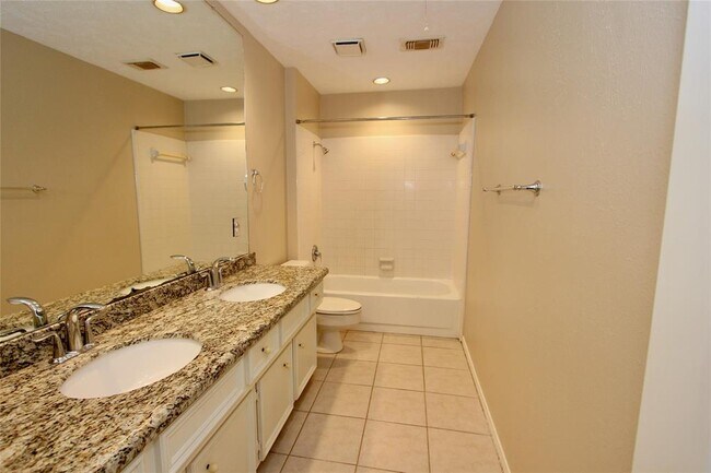 Building Photo - 2422 Stephens Grant Dr