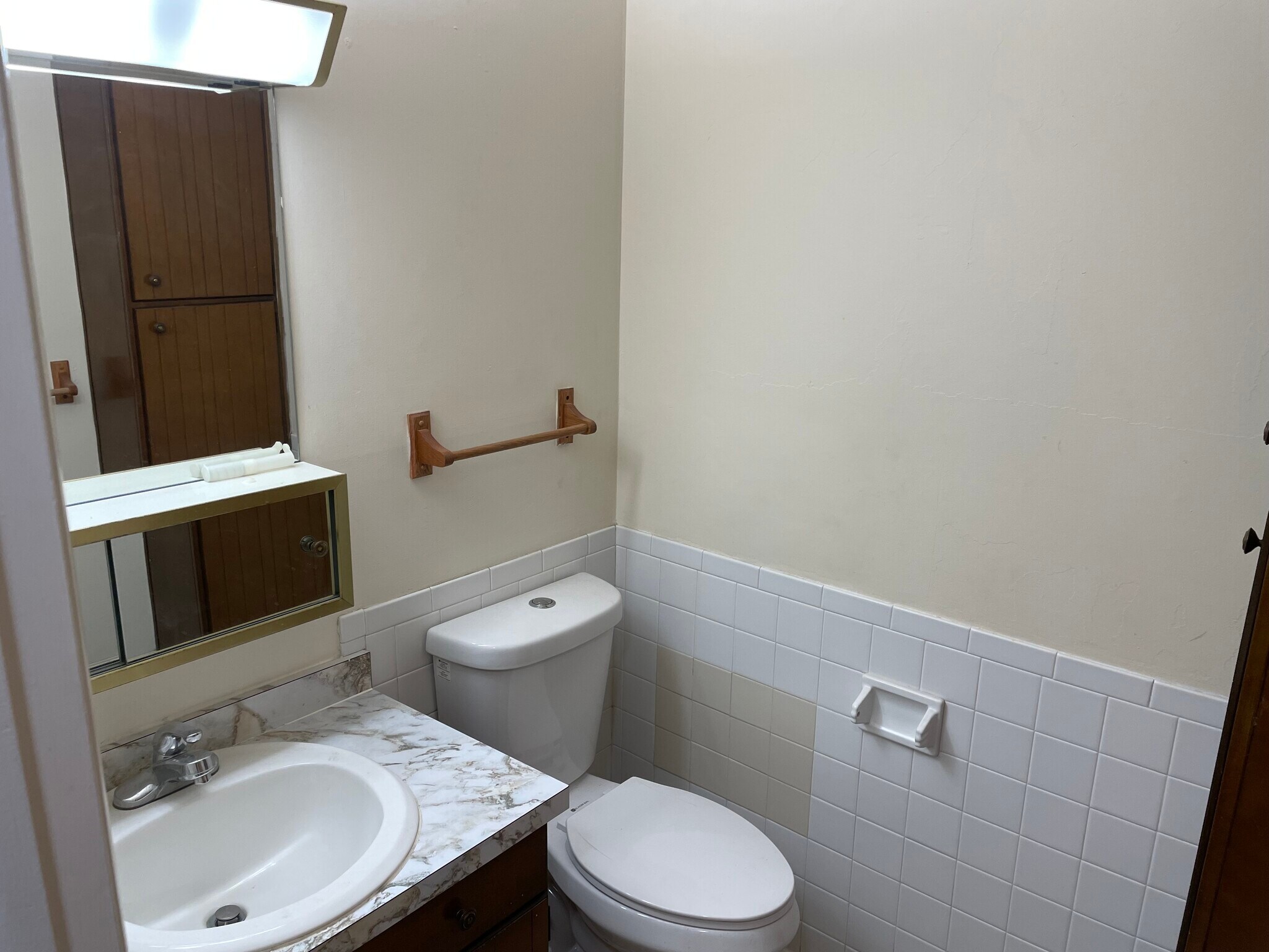 Building Photo - 1519 Cambria Dr