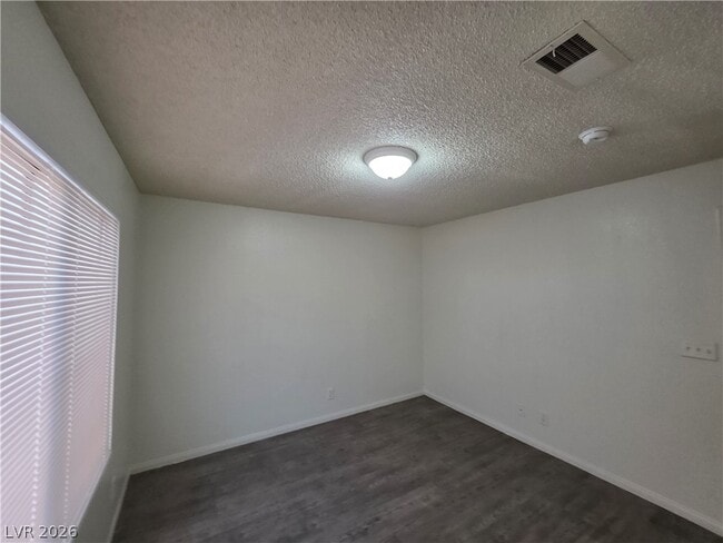 Building Photo - 6561 Avon Ct