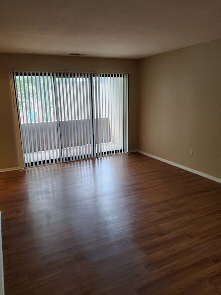 Building Photo - 18 Shrewsbury Green Dr