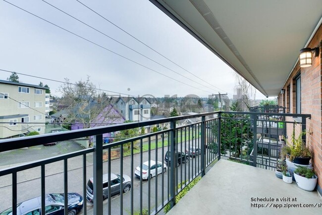 Building Photo - 911 N 73rd St