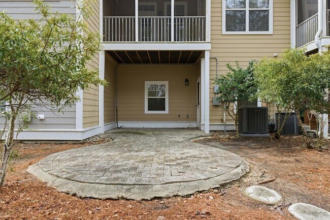 Building Photo - 124 Palm Cove Way