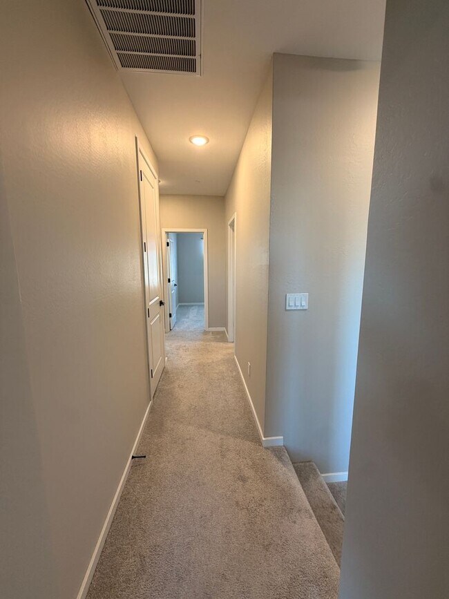Building Photo - Stylish 3-Bedroom Retreat in the Heart of Gilbert