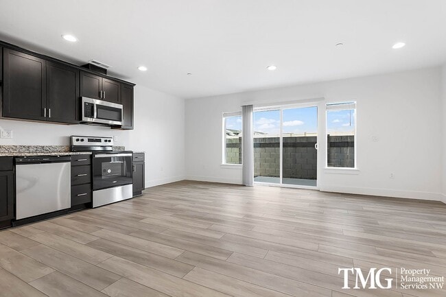 Building Photo - Apply today and recieve $1000 of your 1st months rent!