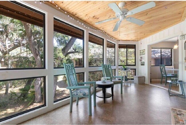 Building Photo - 8 Fairways Cir