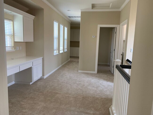 Building Photo - Stunning 4 bed/2.5 bath home in San Ramon