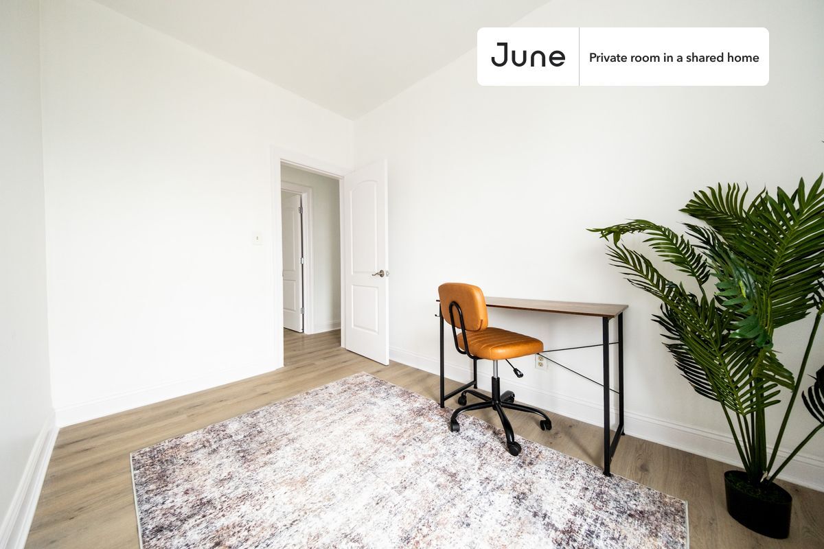 Building Photo - Room in Shared 4 bed/1 bath home in Sunset Park