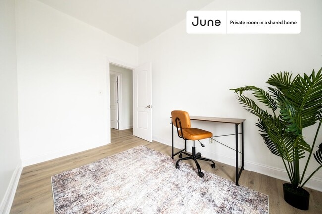 Building Photo - Room in Shared 4 bed/1 bath home in Sunset Park