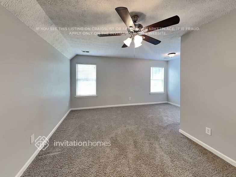 Building Photo - 3291 Hidden Valley Way SW
