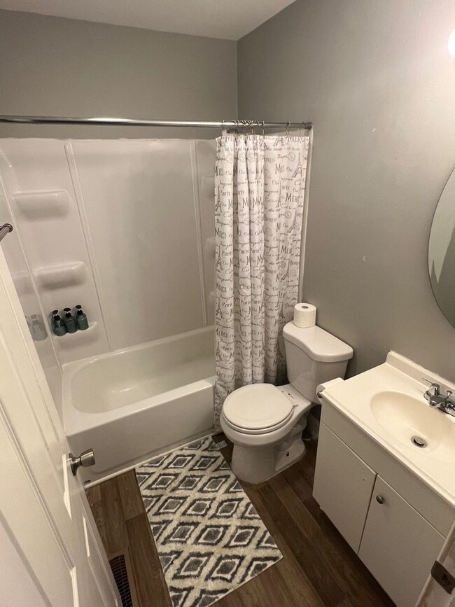 Building Photo - 3 Bedroom Ranch in Southwood - Available S...