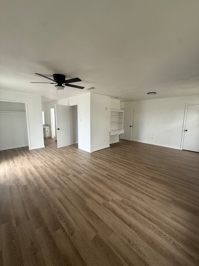 Building Photo - 4617 Cobblestone Ln