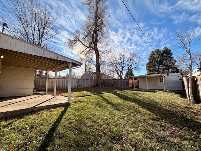 Building Photo - Ideal For Student Housing