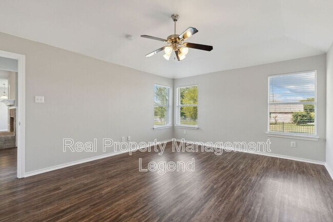 Building Photo - 5100 Brookside Dr