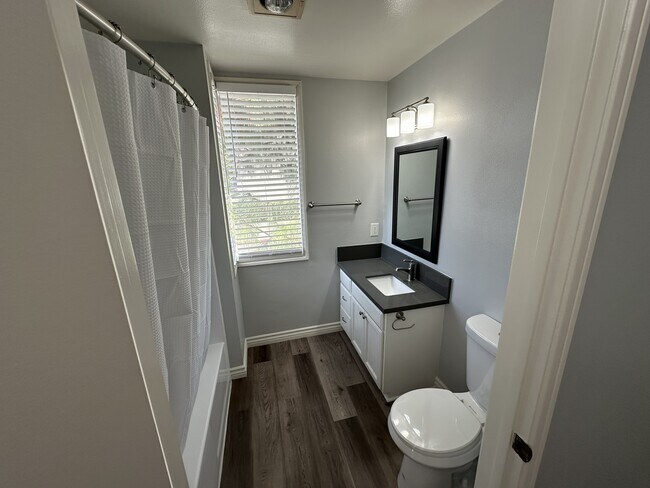 Building Photo - 9900 Jordan Ave