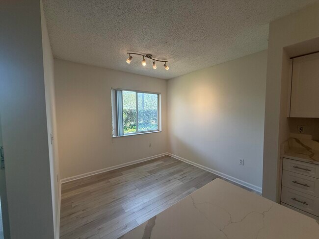 Building Photo - 284 Village Blvd