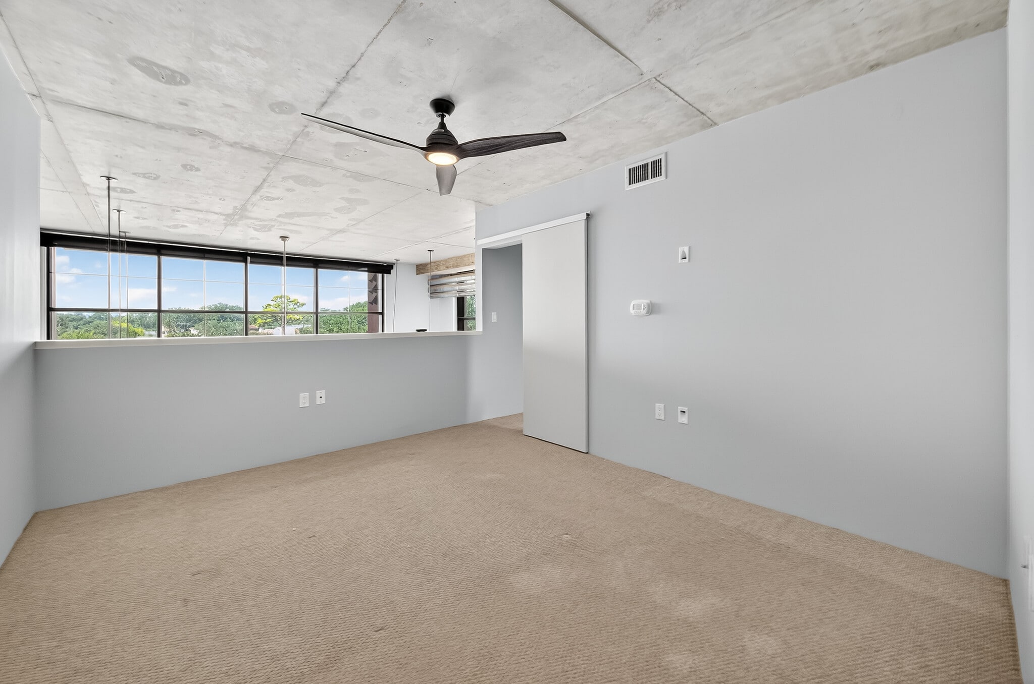 Building Photo - 1025 S Shepherd Dr