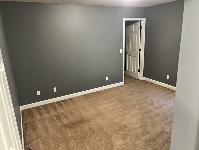 Building Photo - 6005 Fiori Dr