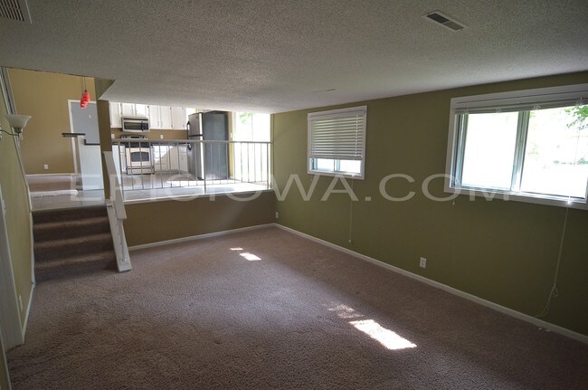 Building Photo - 321 Boyson Rd NE