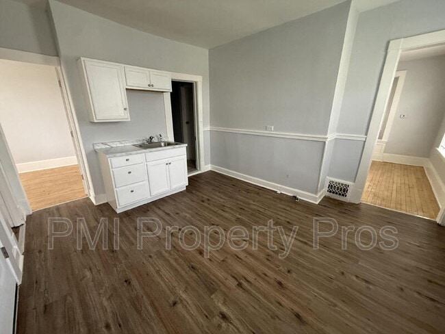 Building Photo - 3109 W Walnut St