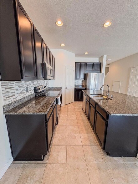 Building Photo - 7079 Woodchase Glen Dr