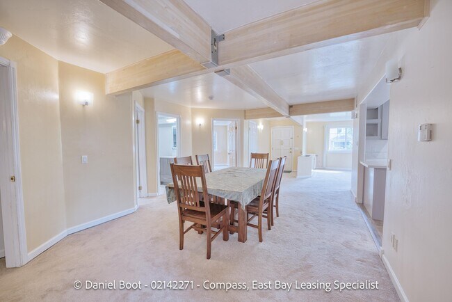 Building Photo - 2141 Ward St