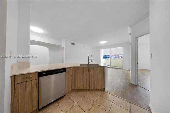 Building Photo - 9172 Collins Ave