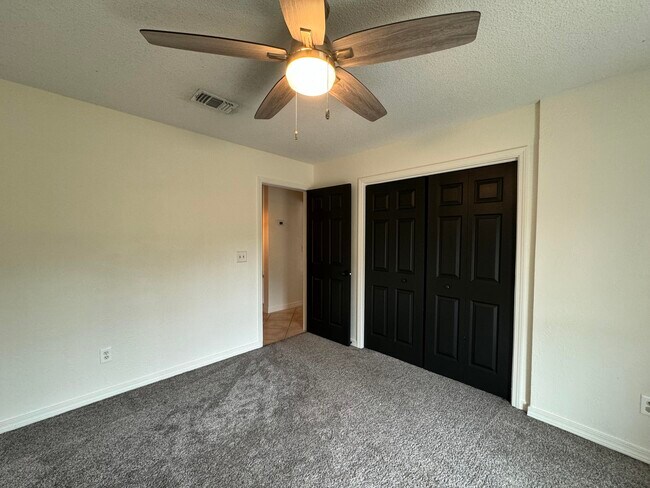 Building Photo - 220 Wynnehaven Beach Rd
