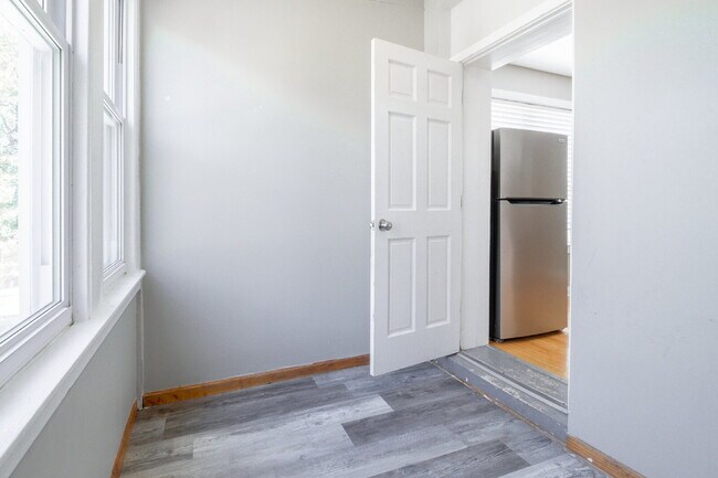 Building Photo - Spacious 3-Bedroom, 2-Bathroom Duplex in Avondale