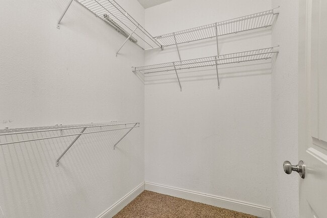 Building Photo - Fields Crossing Home Available Now